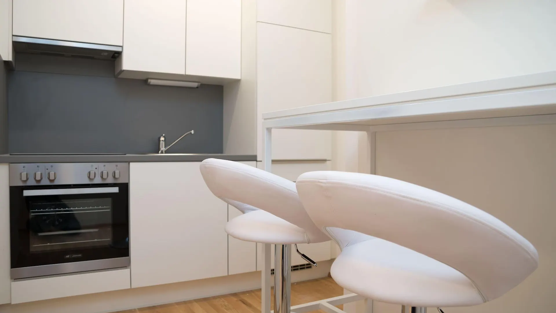 Smart Apart Living - Wien Hauptbahnhof - Self Check-In 4*, Viyana Avusturya