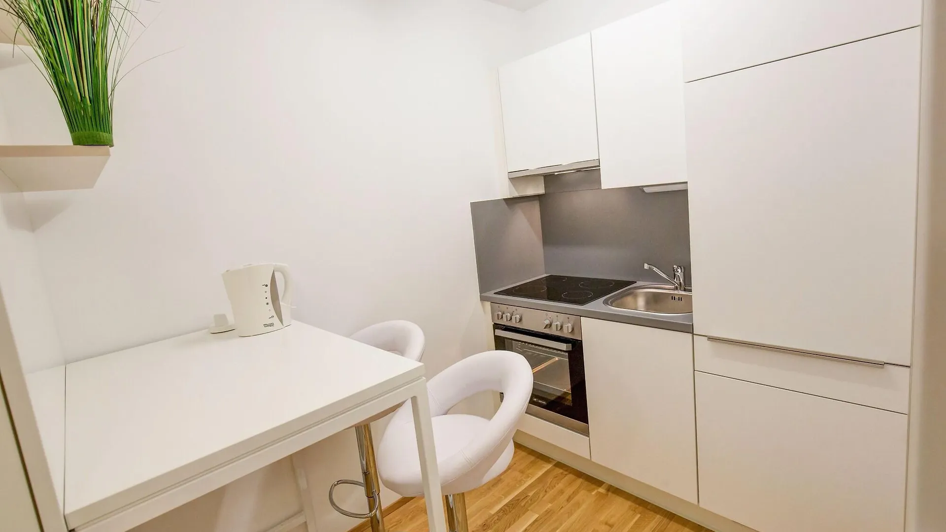 Smart Apart Living - Wien Hauptbahnhof - Self Check-In 4*, Vienna